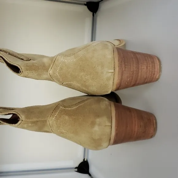NWOT Crevo REAL suede cowboy boots