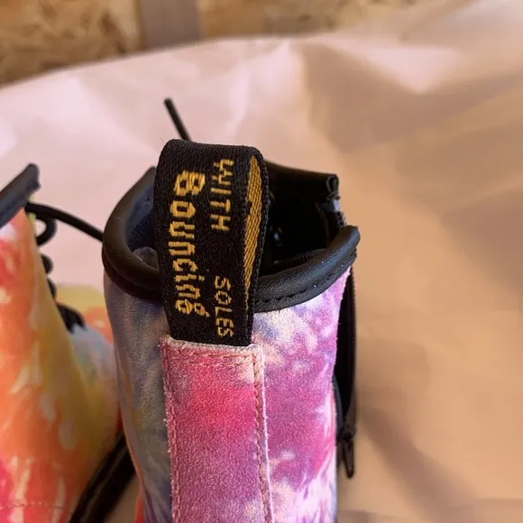 NWOT Dr. Martens 1460 Tie-Dye Lace Up Boots Size 9