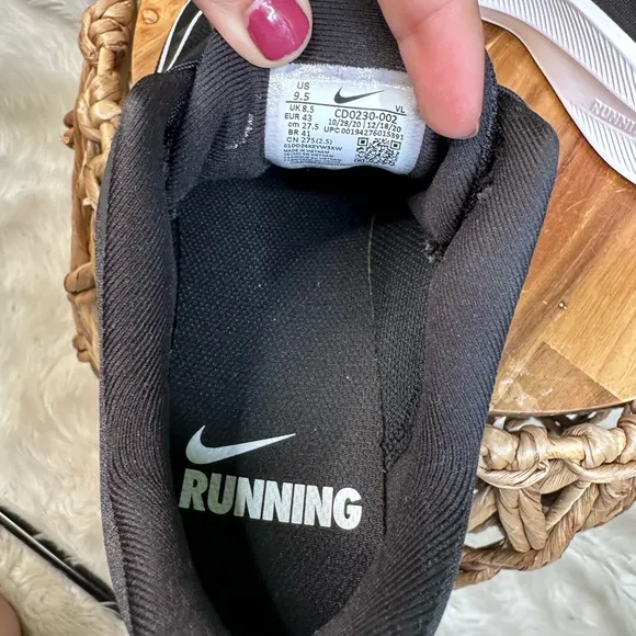 NWOT mens Nike Quest 3