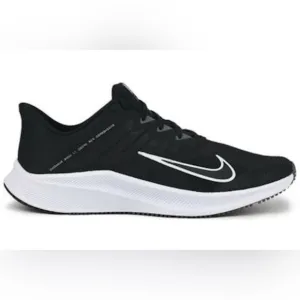 NWOT mens Nike Quest 3