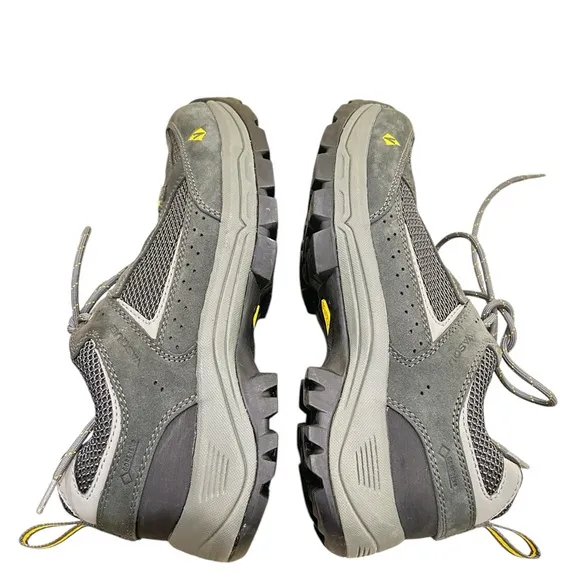 Nwot men’s Vasque Breeze 2.0 low Gray leather Hiking sneakers vibram sole size 9