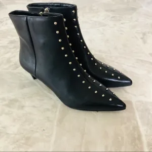 NWOT NINE West black genuine leather studded pointed heeled ankle boots size 6