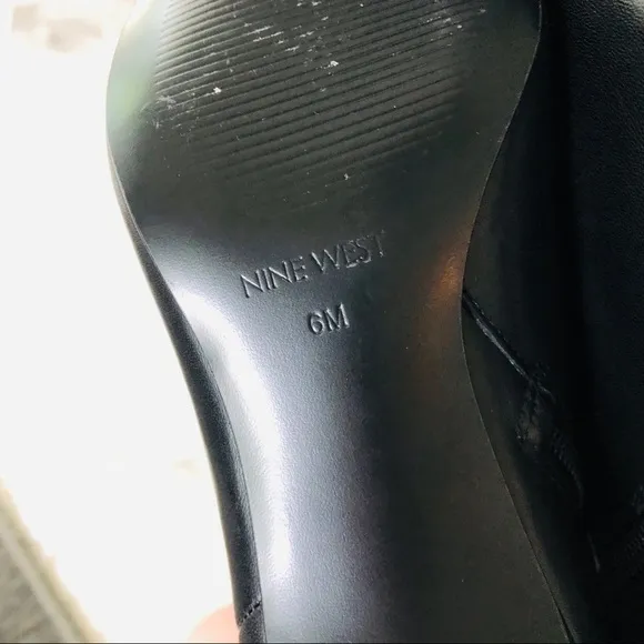 NWOT NINE West black genuine leather studded pointed heeled ankle boots size 6