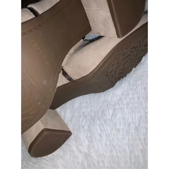 NWOT Taryn Rose Taupe Silky Suede Knee High Boots 7.5