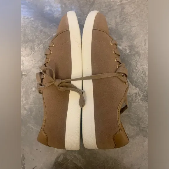 NWOT Vionic Brinley Tan Suede Sneakers | 8.5