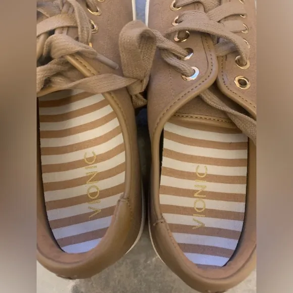 NWOT Vionic Brinley Tan Suede Sneakers | 8.5