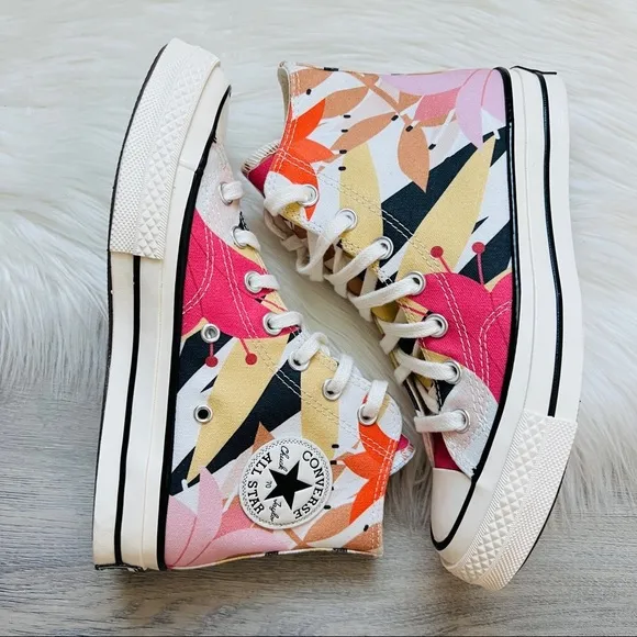 NWT Converse Chuck 70 Hi Women’s Shoes