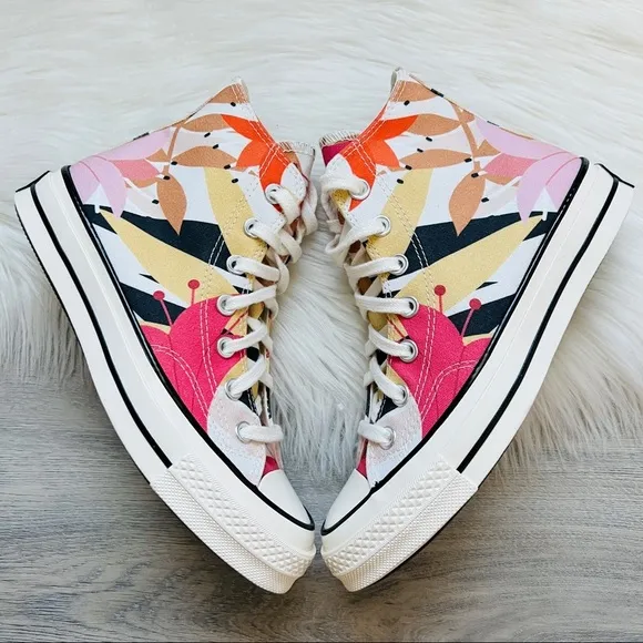 NWT Converse Chuck 70 Hi Women’s Shoes