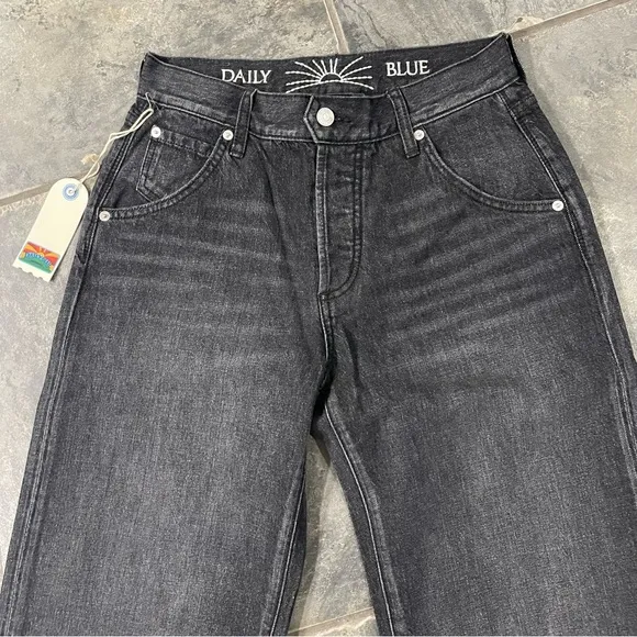NWT Daily Blue by AdrianoGoldschmied Mantra Wide Barrel Jean in Onyx Sz 25 $295