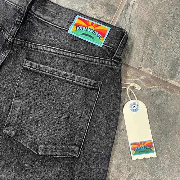 NWT Daily Blue by AdrianoGoldschmied Mantra Wide Barrel Jean in Onyx Sz 25 $295