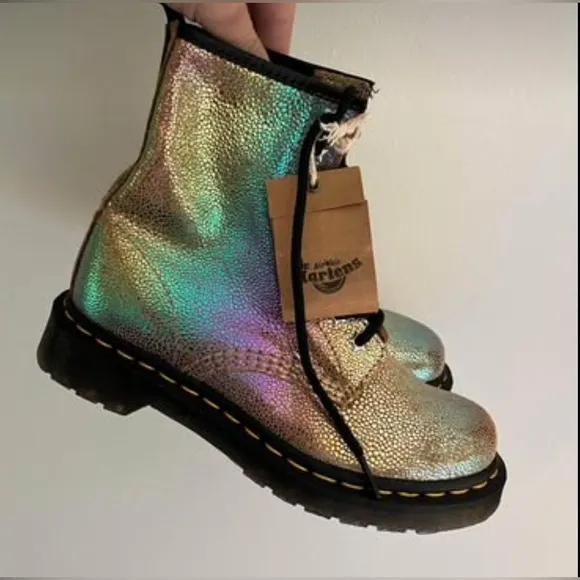 NWT Doc Martens 1460 Rainbow Ray Suede Lace Up Boots