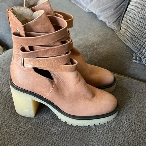 NWT! FREE PEOPLE Jesse Leather Boots!
