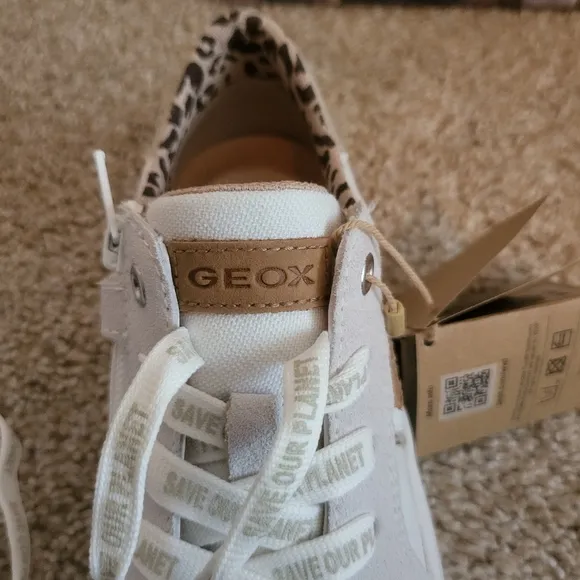 ♥️NWT♥️ GEOX GIRLS SNEAKERS