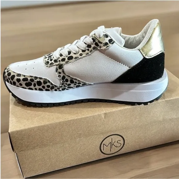 NWT Makers Ace2 Cheetah Leopard red star White &amp; Black Sneakers Sz 6