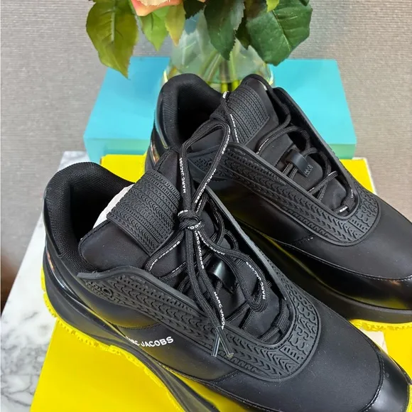 NWT Marc Jacobs Black &amp; Yellow The Lazy Runner Sneakers - EU Size 38 = US 8