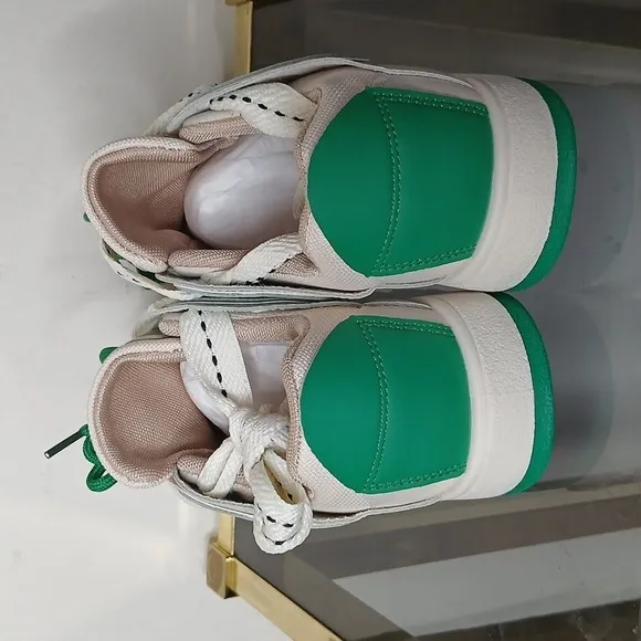 NWT Mei man xing green and white fashion skater shoes size 8 /9.5 unisex
