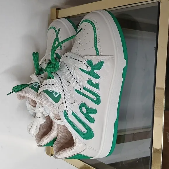 NWT Mei man xing green and white fashion skater shoes size 8 /9.5 unisex