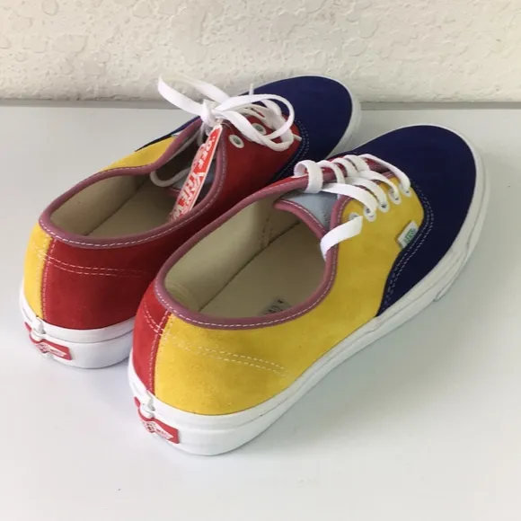 NWT Men Vans Authentic Classic Shoes Size