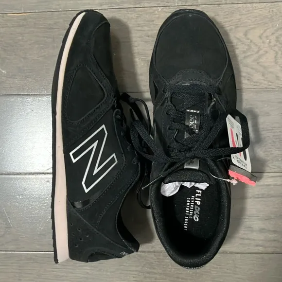 NWT New Balance Flip Duo Sneakers Size 6