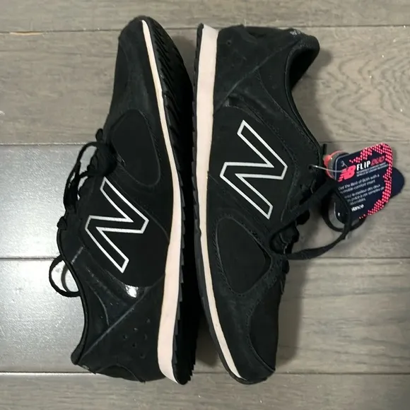 NWT New Balance Flip Duo Sneakers Size 6