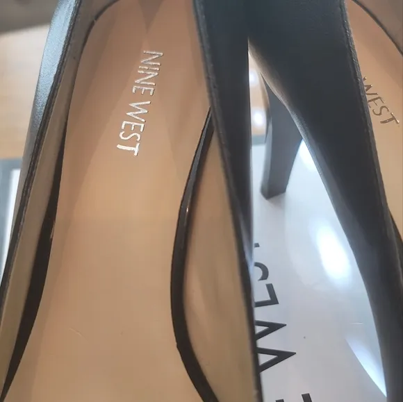 NWT Nine West Ashdown Black Genuine Leather Platform Round Toe Heels Shoes