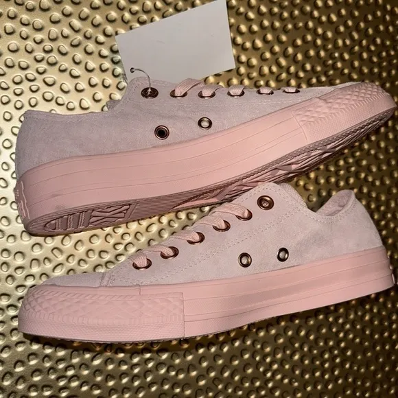 NWT no box pink &amp; rose gold suede converses sneakers size 6.5