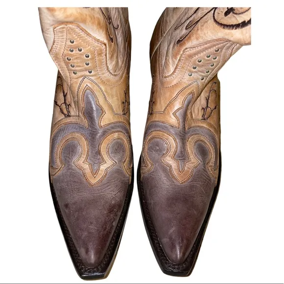 NWT! Sterling River Women’s 5B Western Brown Beige Snip Toe Studded Cowboy Boots