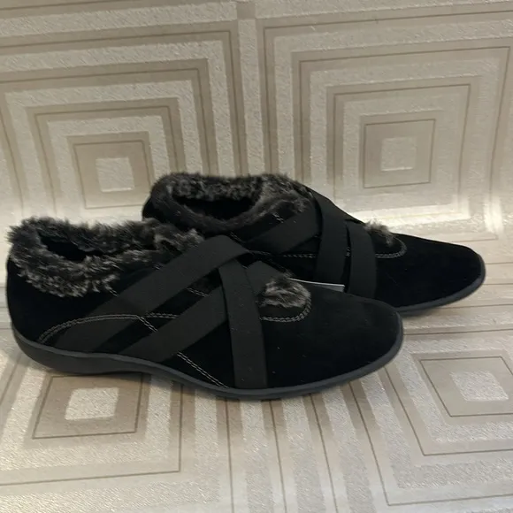 NWT Stuart Weitzman Women's Warm Booties /Sneakers Size  8 M Black