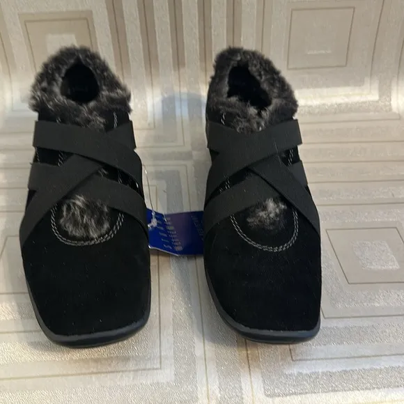 NWT Stuart Weitzman Women's Warm Booties /Sneakers Size  8 M Black