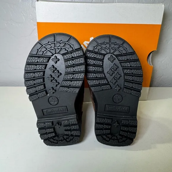 NWT Timberland Boys' 6&quot; Field Nubuck Leather and Mesh Boots (Infant)