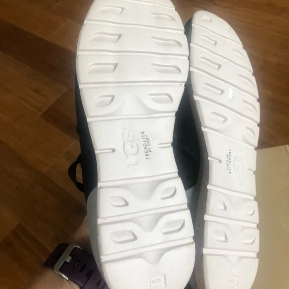 NWT Ugg black suede sneakers