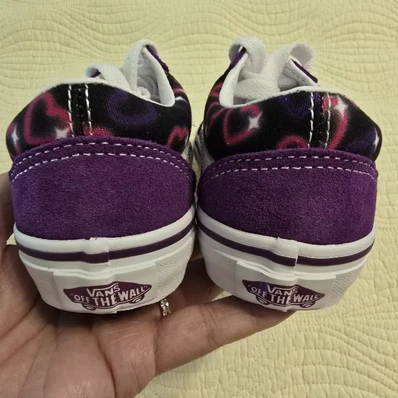 NWT Vans Old Skool Neon Hearts Girls Sneakers