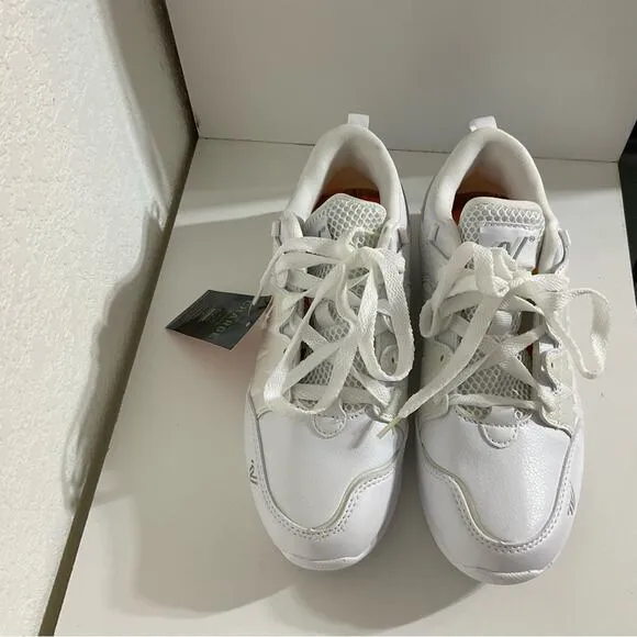 NWT Varsity Charge Cheer Shoes for Women Size 6