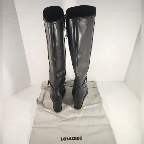 NWT Women's Lola Cruz Black Leather Knee-High Boots With Bag No Box