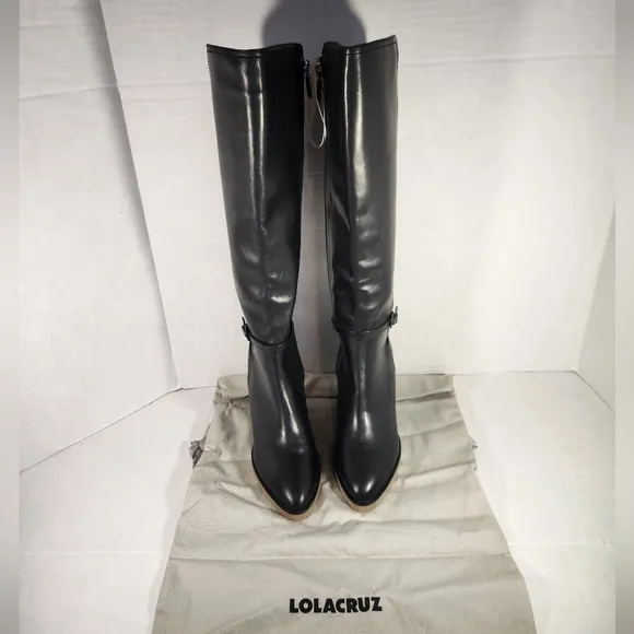 NWT Women's Lola Cruz Black Leather Knee-High Boots With Bag No Box
