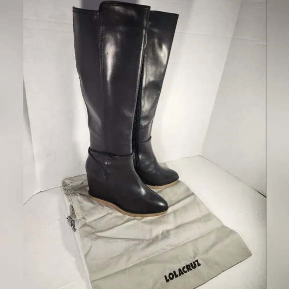NWT Women's Lola Cruz Black Leather Knee-High Boots With Bag No Box