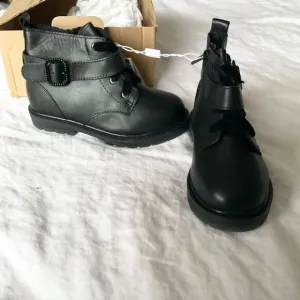 NWT ZARA kid boy girl black buckle leather boots  toddler 9.5