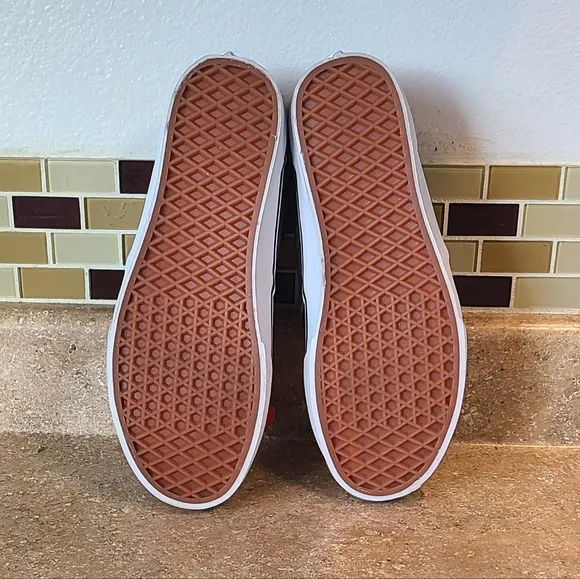 NWT'S! VANS - Classic Camo Canvas Authentic Shoes - Mens 8