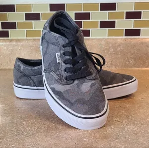 NWT'S! VANS - Classic Camo Canvas Authentic Shoes - Mens 8