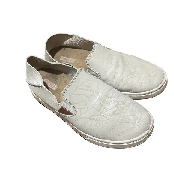 OLUKAI 100% Leather Tan Floral Pehuea Lau Slip On Shoes w/Drop Heel