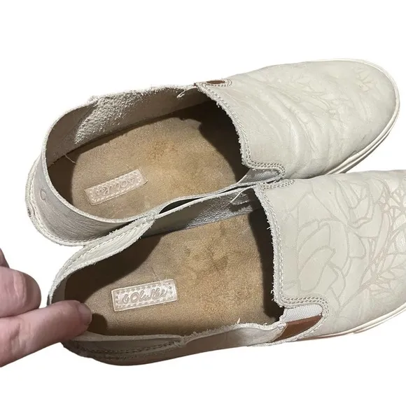 OLUKAI 100% Leather Tan Floral Pehuea Lau Slip On Shoes w/Drop Heel