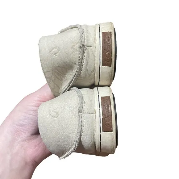 OLUKAI 100% Leather Tan Floral Pehuea Lau Slip On Shoes w/Drop Heel