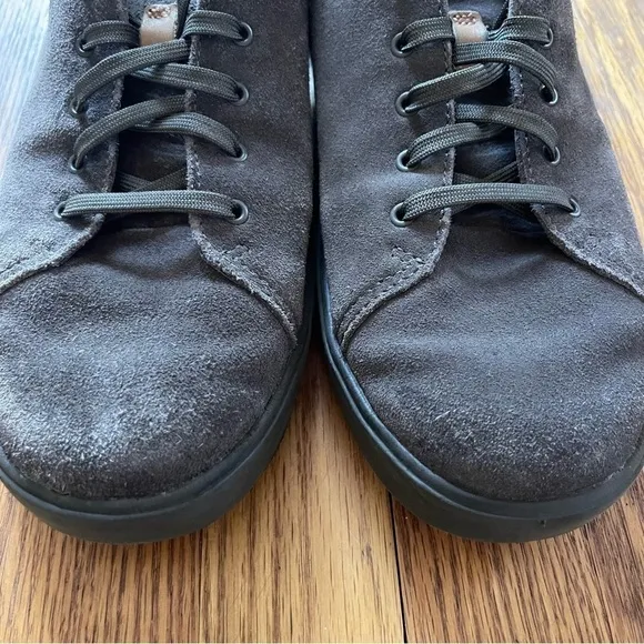 OluKai Lae'Ahi Likala Mens Suede Sneakers Grey Size 10.5