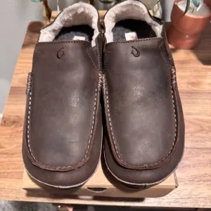 OluKai US 11M Moloa Genuine Leather Sheep Fur Lined Slipper Loafer Shoes Comfy