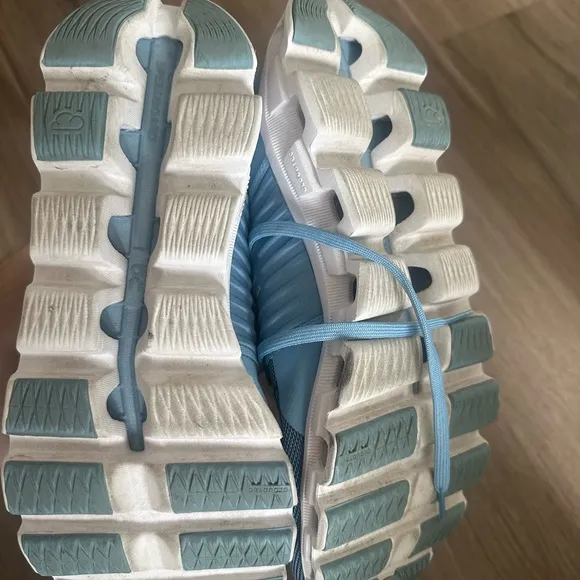 On Cloud Cloud Swift 3 Running Shoes 9.5