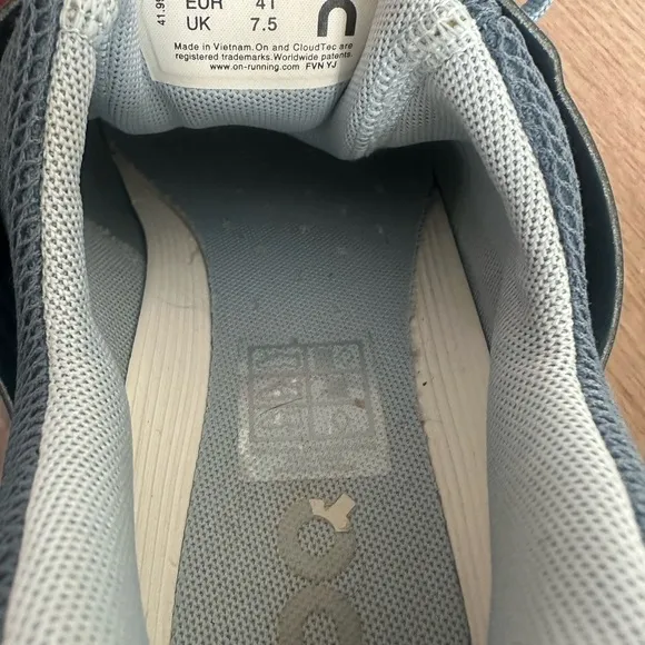 On Cloud Cloud Swift 3 Running Shoes 9.5