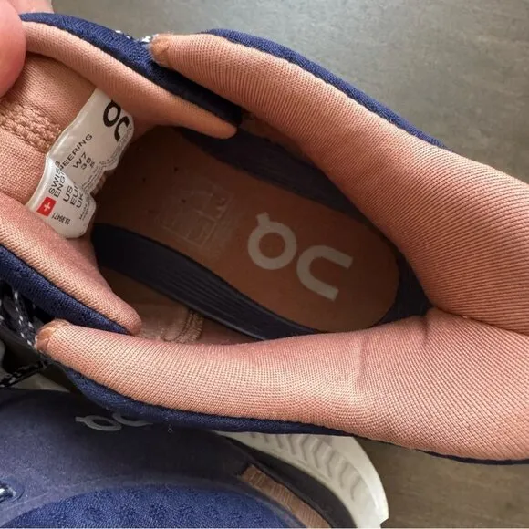 On Cloud Hi Edge Running Shoe - Navy Blue &amp; Dusty Rose - Ladies Size 7 - EUC