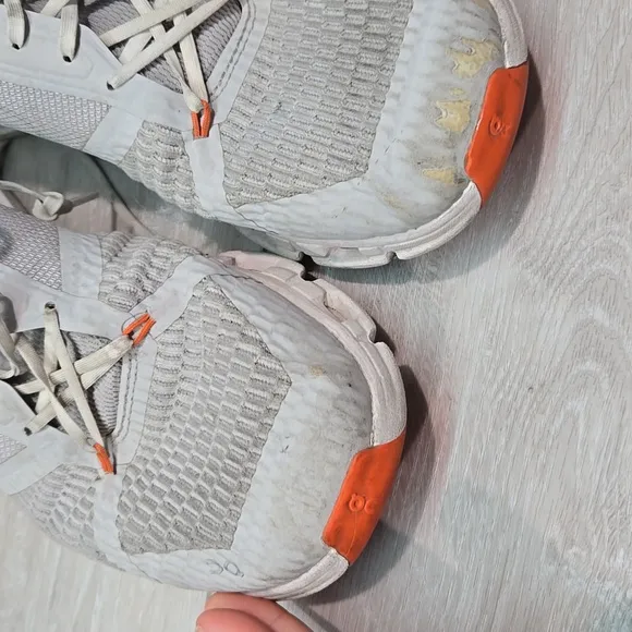 On Cloud Runner Men's Gray &amp;Orange Athletic Shoes Running Sneakers Sz 10