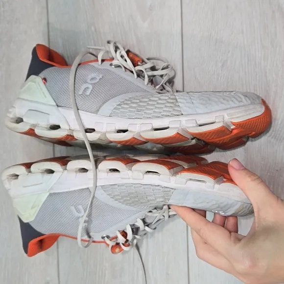 On Cloud Runner Men's Gray &amp;Orange Athletic Shoes Running Sneakers Sz 10