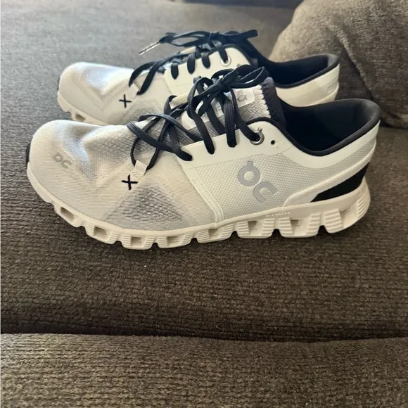 On Running women  White Athletic Shoes size 8